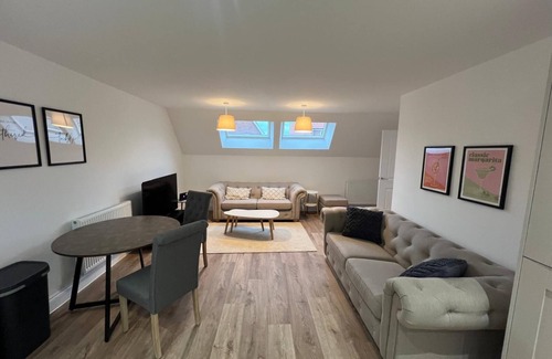 Pettistree House | Stylish 2BR in Wickham Market