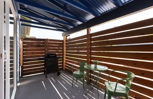South Lamar Apartment | Stylish 2BR Oasis with Private Patio - Sleeps 8