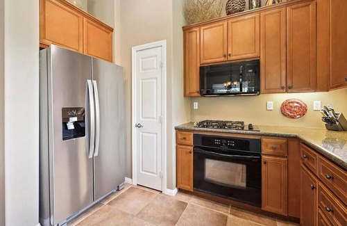 La Quinta House | Stylish 2BR w Spa Patio