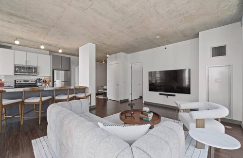 West Loop Gate Apartment | Stylish 2BR with Skyline Views Near Riverwalk
