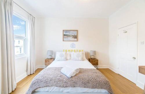 Windsor City Centre House | STYLISH 3 BED COTTAGE, WALK 2 ALL SIGHTS & HIGH ST