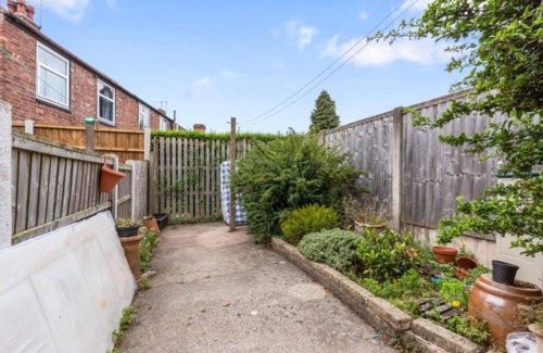 Nottingham Ski Chalet | Stylish 3-Bed Home Near Nottingham City Centre