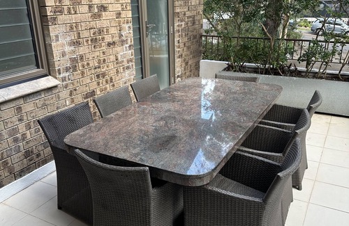 Newport Apartment | Stylish 3-Bed Newport Stay with Balcony