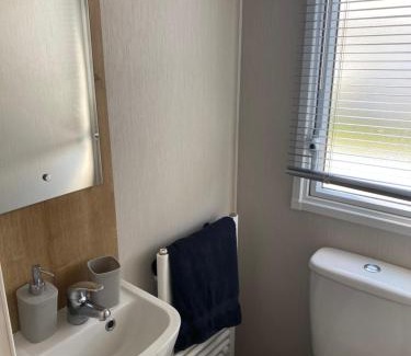 Walton on the Naze Other | Stylish 3 Bedroom caravan near the Beach