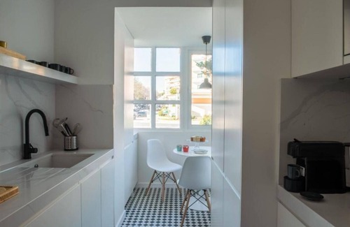 Carcavelos Apartment | Stylish 3-Bedroom Apt with Balcony, Steps from Carcavelos Beach and Shopping.
