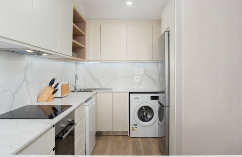 Bloubergstrand Apartment | Stylish 3 Bedroom Apartment on Dolphin Beach