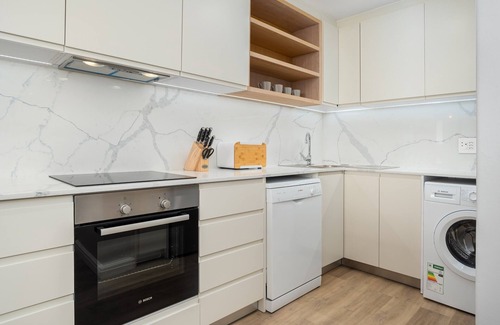 Bloubergstrand Apartment | Stylish 3 Bedroom Apartment on Dolphin Beach