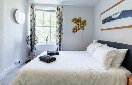 Southfields Condo | Stylish 3 bedroom apartment in Southfields