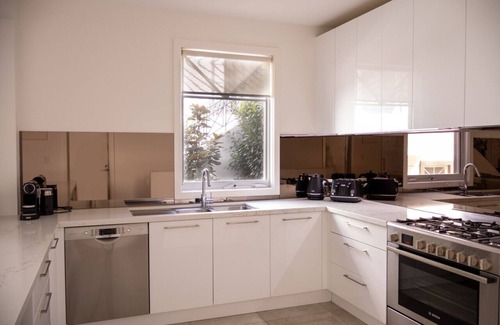 South Yarra Apartment | Stylish 3-Bedroom in the Heart of South Yarra