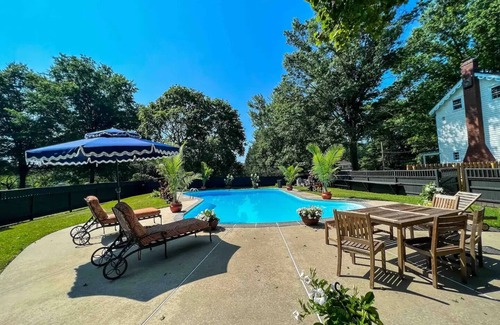 New Hope House | Stylish 3 Bedroom Country House Outside NYC