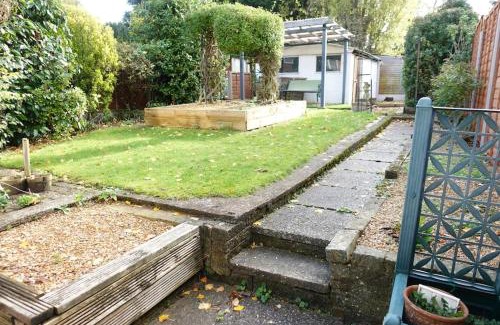 Yardley House | Stylish 3 Bedroom House Near NEC, City Centre