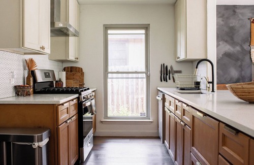 Austin House | Stylish 3-bedroom House with Office/Mini-Theater and Stock Tank Pool in Austin
