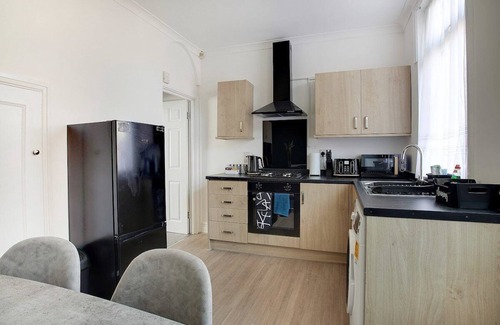 Darlington House | Stylish 3-Bedroom Oasis in Darlington, Sleeps 5