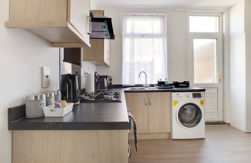 Darlington House | Stylish 3-Bedroom Oasis in Darlington, Sleeps 5