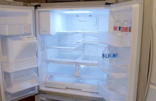 Kyle House | Stylish 3 Bedroom retreat near Downtown and Outlet