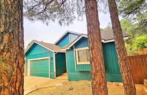 Swiss Manor House | Stylish 3BD Retreat - Mins to Downtown Flagstaff