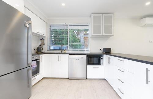 Wanniassa House | Stylish 3Bedroom Escape in South Canberra - Hosted by Canstay