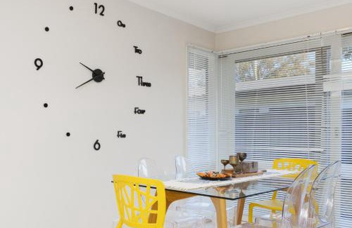 Wanniassa House | Stylish 3Bedroom Escape in South Canberra - Hosted by Canstay