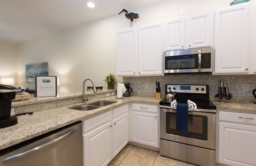 Bahama Bay Apartment | Stylish 3BR, 2BA condo in Beach Style atmosphere