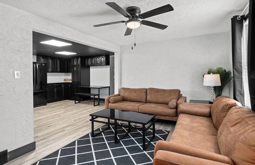 Rock Island Apartment | Stylish 3BR/2BA Getaway for 8