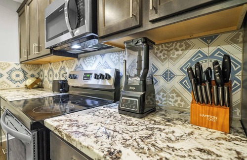 Shelby Park Apartment | Stylish 3BR 2BA Retreat in the Heart of Louisville