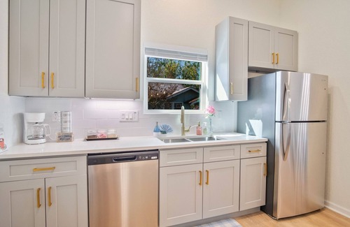 Denver Heights House | Stylish 3BR 2BA Urban Retreat Near Lively Downtown