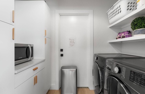 Woodstone Village House | Stylish 3BR/2BA WFH Ready, Fast Wi-Fi, Peaceful Yard—Perfect for 30+ Nights