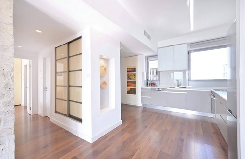 Neve Tzedek Apartment | Stylish 3BR Amazing Sea View W/Parking by HolyGuest
