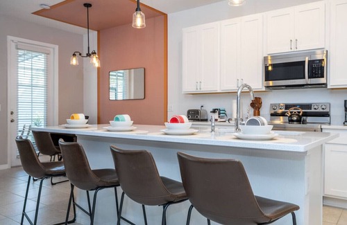 Davenport Apartment | Stylish 3BR Game Room 20 min to Disney + Resort