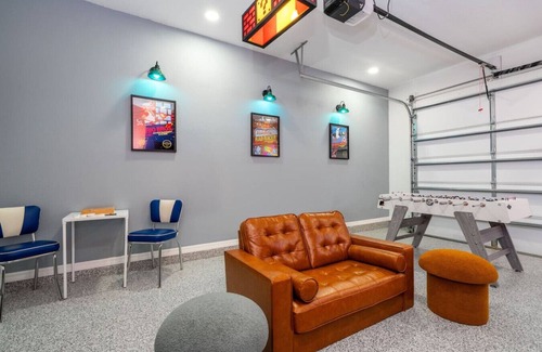 Davenport Apartment | Stylish 3BR Game Room 20 min to Disney + Resort