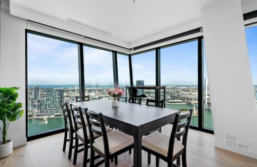 Docklands Apartment | Stylish 3BR Haven with River and Sea Views in Docklands