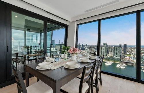 Docklands Apartment | Stylish 3BR Haven with River and Sea Views in Docklands