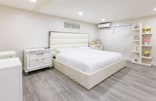 Miami Gardens House | Stylish 3BR Home - BBQ & Near Top Attractions
