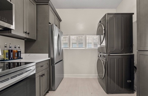 Memphis House | Stylish 3BR Home Fast Wi-Fi 12 Min to Airport 15 Min to Nightlife & Music