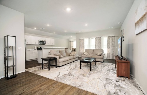 Broken Arrow House | Stylish 3BR Home in Broken Arrow - Luxury, Comfort & Style