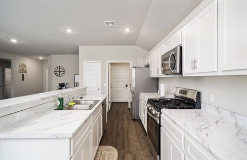Broken Arrow House | Stylish 3BR Home in Broken Arrow - Luxury, Comfort & Style
