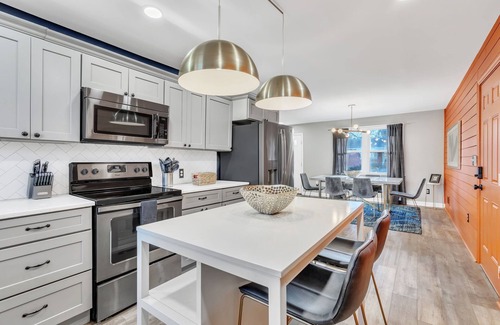 Greenville - Spartanburg House | Stylish 3BR Home: Pet-Friendly, Outdoor Lounge