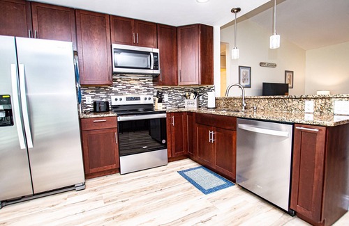 Brandon House | Stylish 3BR Home w/Lake Views in Heather Lakes |Lanai |Pet-Friendly Yard |Long Stays Welcome!