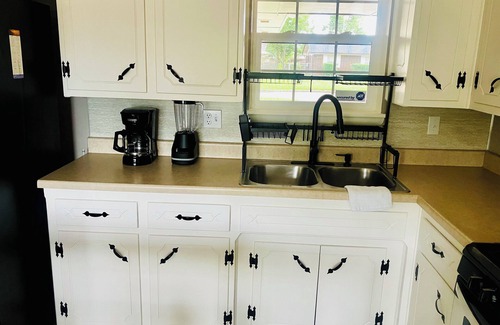 Norman House | Stylish 3BR House – Prime Location Near OU & Shops