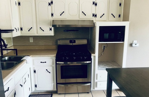Norman House | Stylish 3BR House – Prime Location Near OU & Shops
