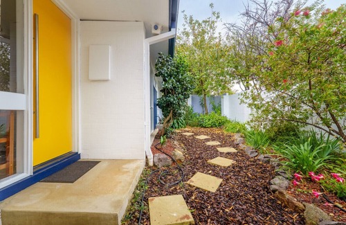 Hawker Apartment | Stylish 3BR in Hawker - Colorful and Renovated