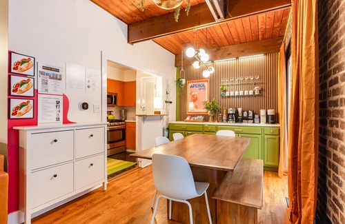 Park West House | Stylish 3BR Lincoln Park Townhouse, Rooftop Deck & King Suite