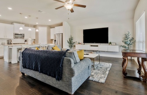 Fort Worth House | Stylish 3BR Near Lake & Downtown w/Patio & WiFi