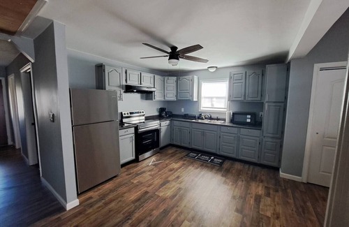 Portsmouth House | Stylish 3BR Retreat Near Hospitals, Shipyard, and Casino.