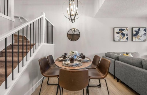 Calgary House | Stylish 3BR Townhouse by Airport