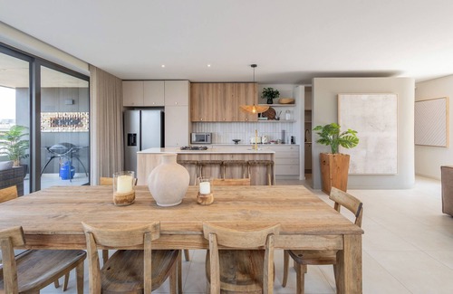 Salt Rock Apartment | Stylish 4-Bedroom Home | Balcony, Gas BBQ and Garden