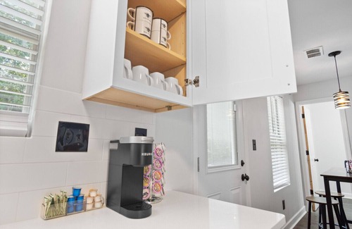 Decatur House | Stylish 4 Bedroom Home | 12 mins from Downtown Atl