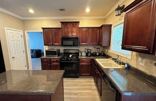 Snellville House | Stylish 4BD/2.5BTH home in METRO ATLANTA