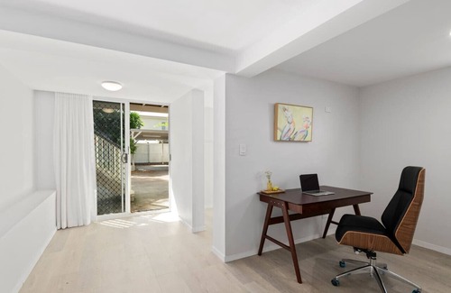Coorparoo House | Stylish 4Bedroom Stay Outdoor Dining & City Access
