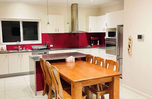 Glen Waverley House | Stylish 4BR Home in the Heart of Glen Waverley